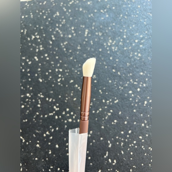 BEAUTY FOR REAL | Perfect Perfection Concealer Brush - Picture 6 of 8